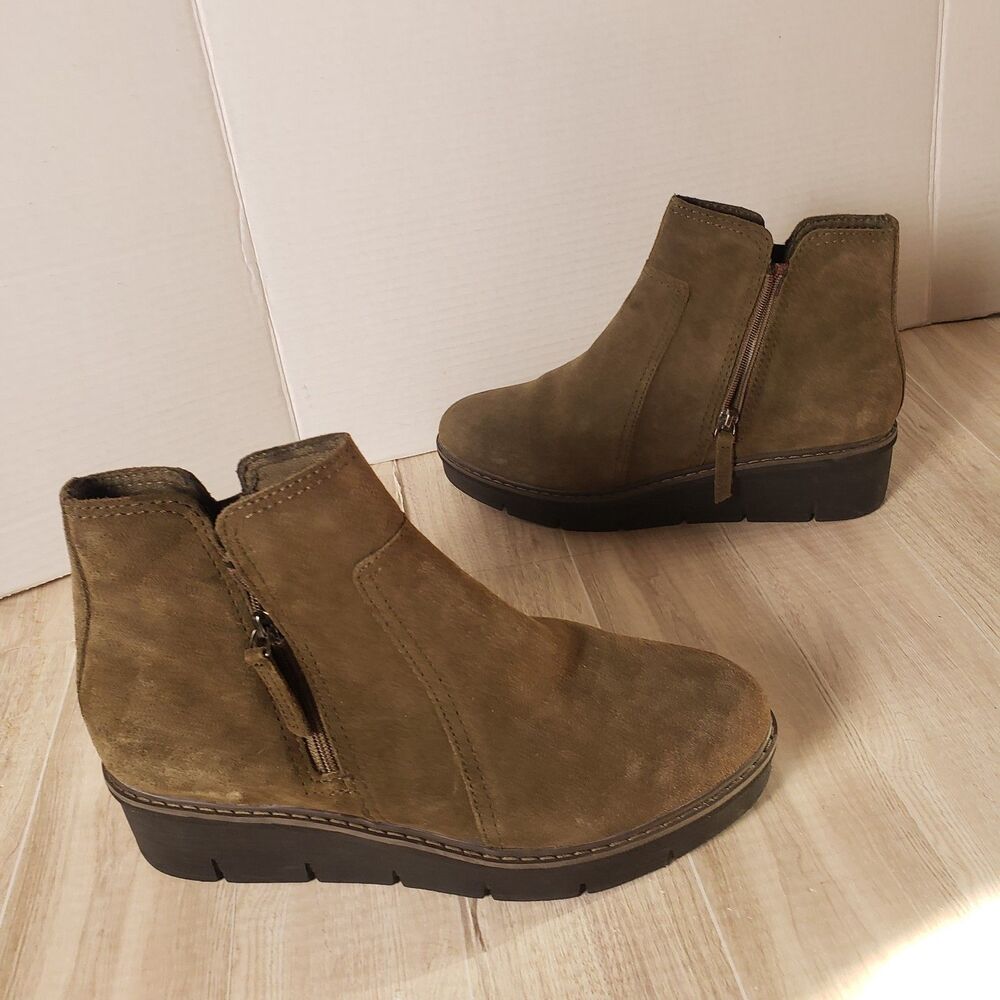 Clarks Airabell Zip Dark Olive Suede Ankle Boot Size 9.5
